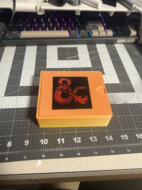 Hộp đựng xúc xắc có logo D&D - Image 2
