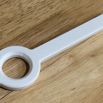 Cờ lê vặn bình nước cho máy cấp nước gravity cho thú cưng