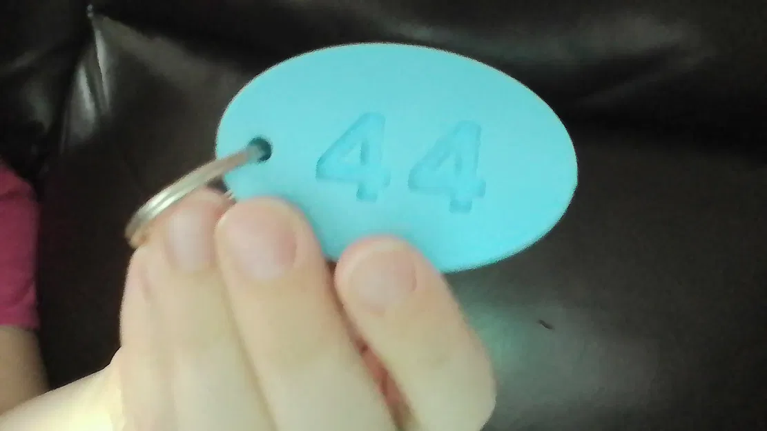 Móc khóa số 44 (44 Keychain) - Image 1