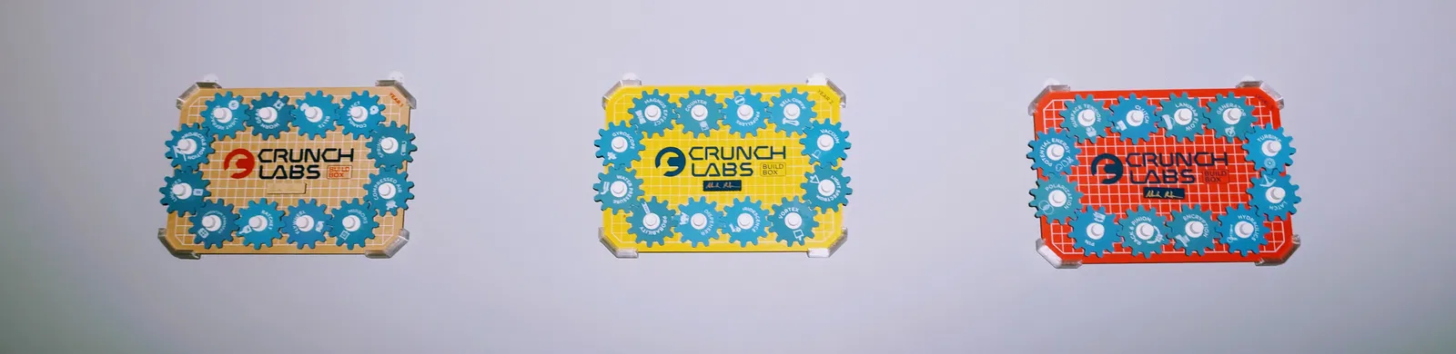 Ngàm treo bằng Command Strips cho Crunchlabs Diploma Holder - Image 1