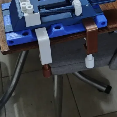 Yet ANOTHER Machine Vise – Đế kẹp bàn kèm helping hand