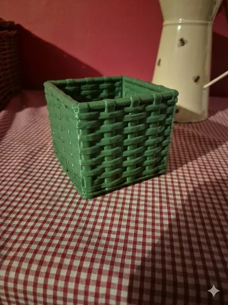 Một khay/ống đựng bút đan lát khác (Another woven pencil pot holder) - Image 1