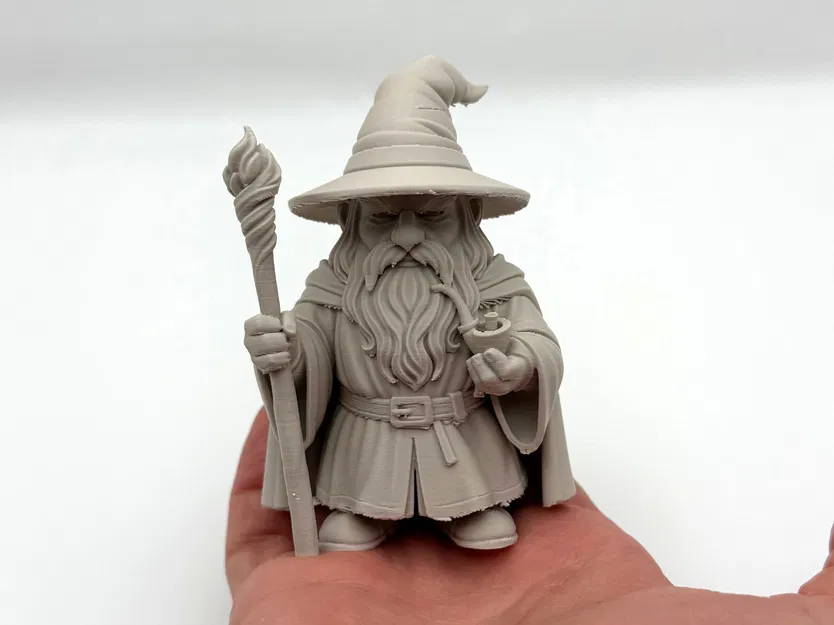 Gnomedalf – Kẻ Lữ Hành Xám của Khu Vườn - Image 1