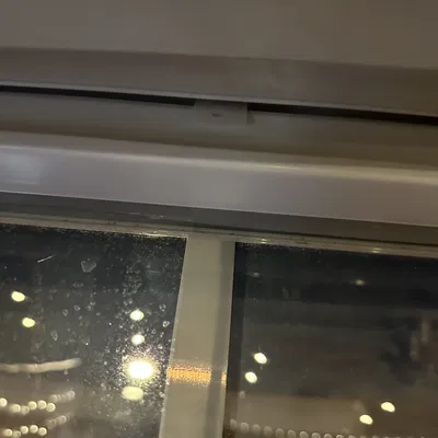 Giá treo cửa sổ (không khoan) cho Harbor Breeze Solar Meshtastic Node + SMA