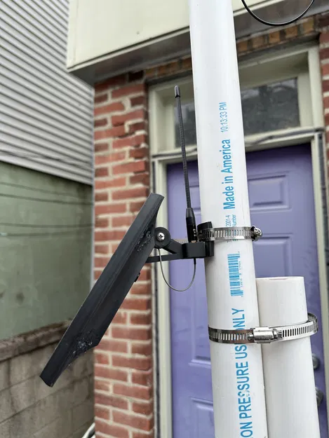 Giá gắn cột cho Harbor Breeze Solar Meshtastic Node kèm antenna SMA - Image 1