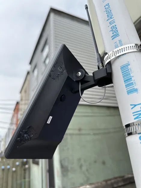 Giá gắn cột cho Harbor Breeze Solar Meshtastic Node kèm antenna SMA - Image 2