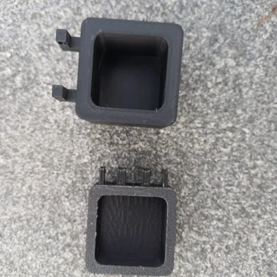 Hộp/khay nhỏ gập mở được (kleine box/behälter zum auf und zu klappen)