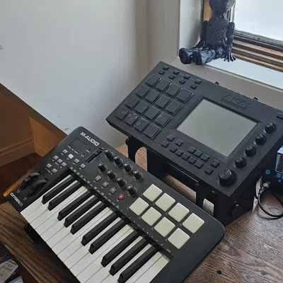 Kệ 2 tầng cho music gear để bàn