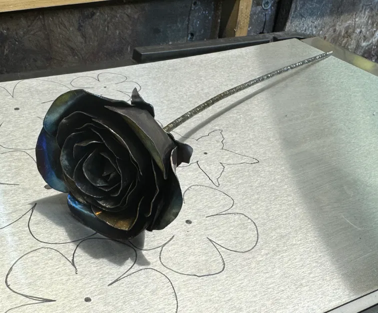 Bộ template (khuôn) Steel Rose cho ngày Valentine - Image 2