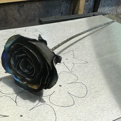 Bộ template (khuôn) Steel Rose cho ngày Valentine