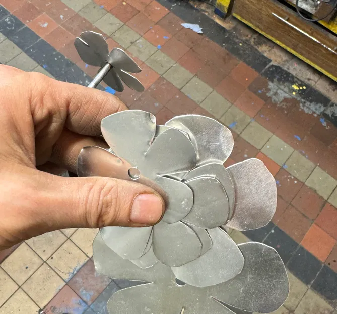 Bộ template (khuôn) Steel Rose cho ngày Valentine - Image 8