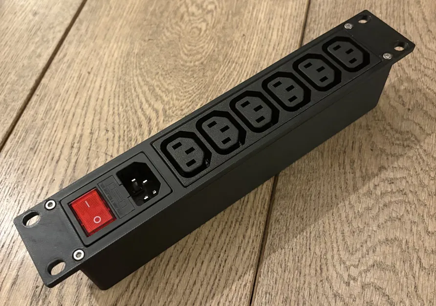 PDU IEC gắn rack 10-inch (Rack mount IEC Power Distribution Unit) - Image 1