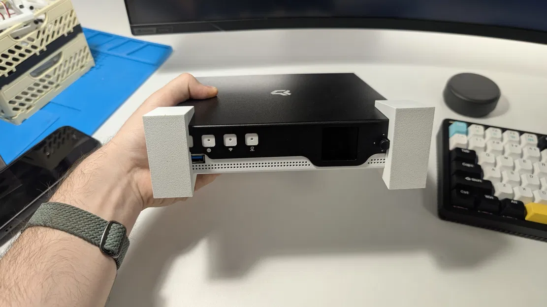 Chân đế dựng đứng cho Turris Omnia NG (Turris Omnia NG Vertical Stand) - Image 1