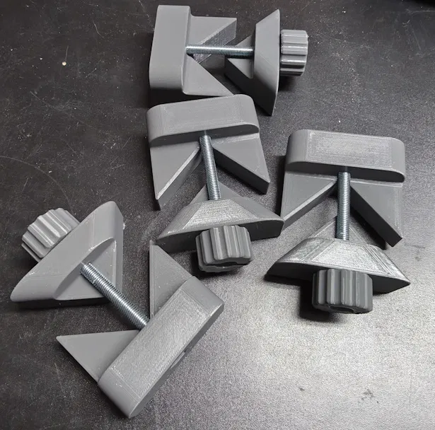 Kẹp góc 90° cho ván 18mm (Corner clamp 90deg 18mm) - Image 1