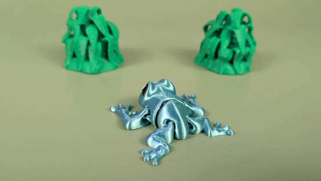 Ếch Poison Dart Frog – Mô Hình Keychain Articulated (Flexi) - Image 3