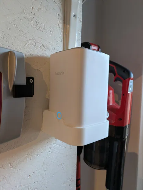 Giá treo tường Reolink Home Hub (Wallmount) - Image 1