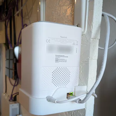 Giá treo tường Reolink Home Hub (Wallmount)
