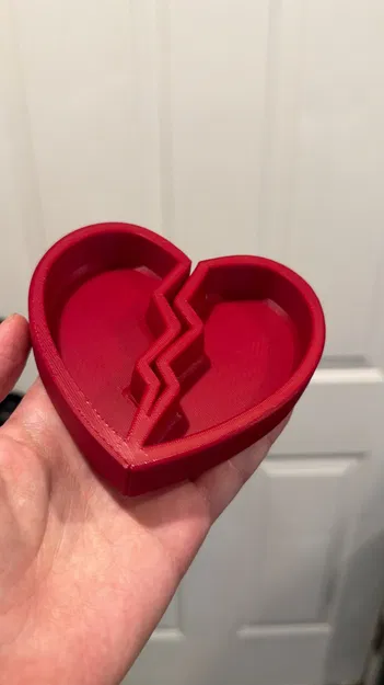 Khay Trái Tim Vỡ / Đĩa Đựng Trang Sức (Broken Heart Tray / Jewelry Dish) - Image 2