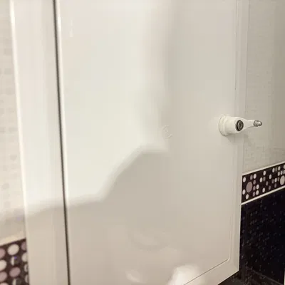 Khóa cửa nhỏ (Small door lock)