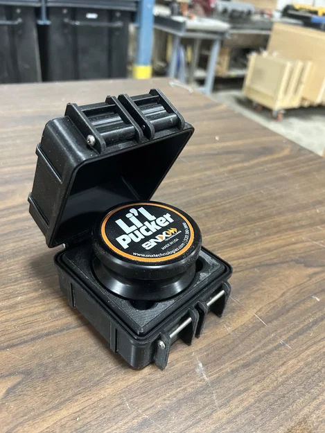 Hộp bảo vệ Li'l Pucker Case (Rugged Box) - Image 1