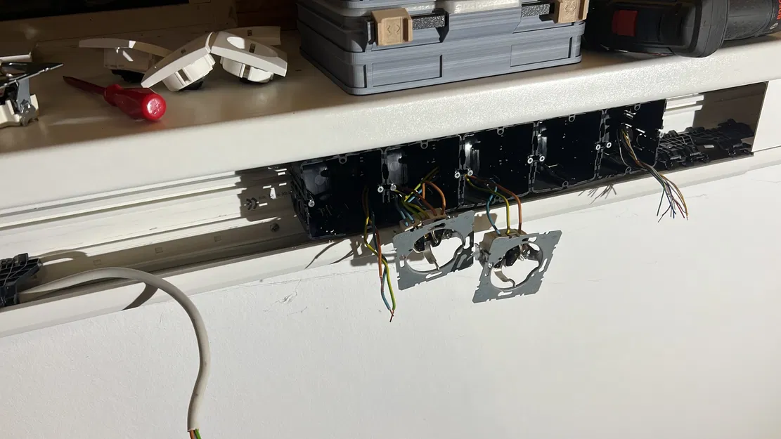 Tehalit Oberteil PVC, B80mm BRN-Kanäle 700802 lgr - Image 3