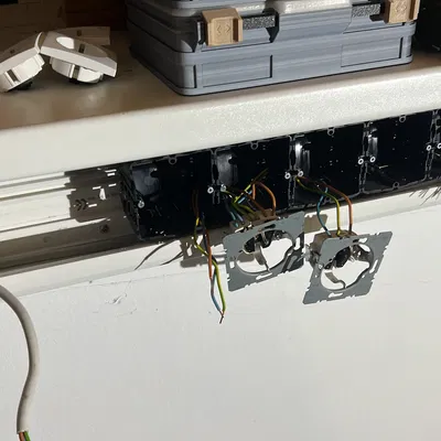 Tehalit Oberteil PVC, B80mm BRN-Kanäle 700802 lgr