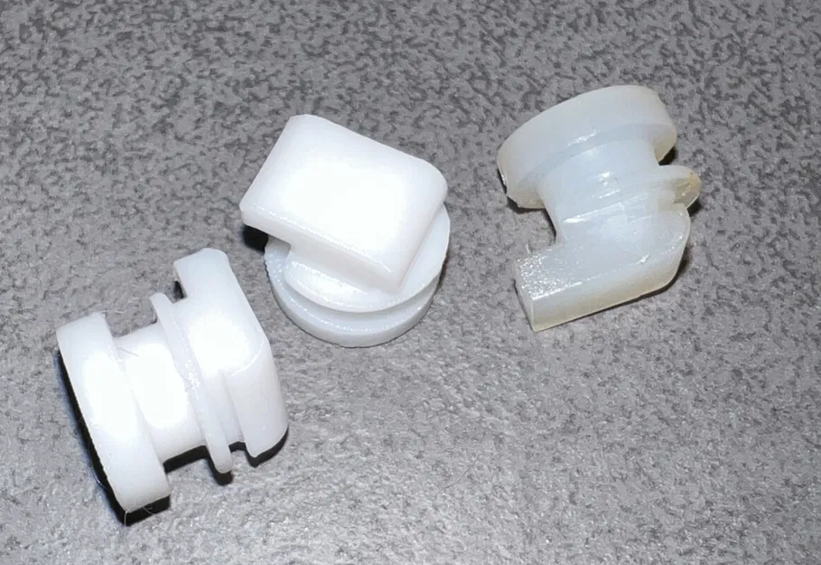 Regalbodenträger – Đỡ kệ nhựa cho tủ kim loại/tủ kho - Image 3