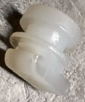 Regalbodenträger – Đỡ kệ nhựa cho tủ kim loại/tủ kho - Image 4