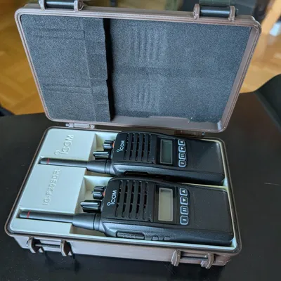 Icom F29SDR - hộp bảo vệ bền bỉ