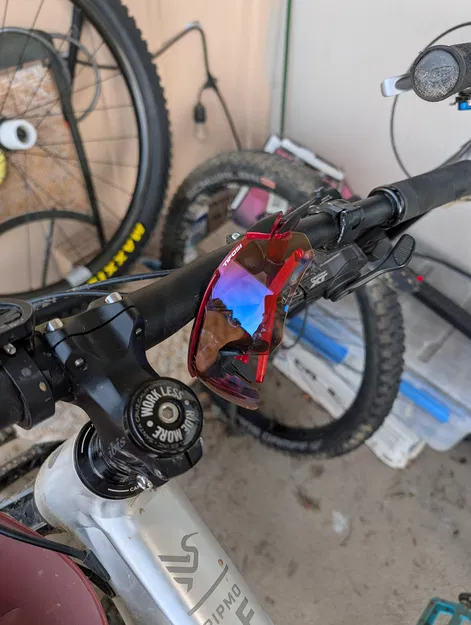 Giá gắn kính mát lên tay lái xe đạp địa hình (MTB) - Image 2