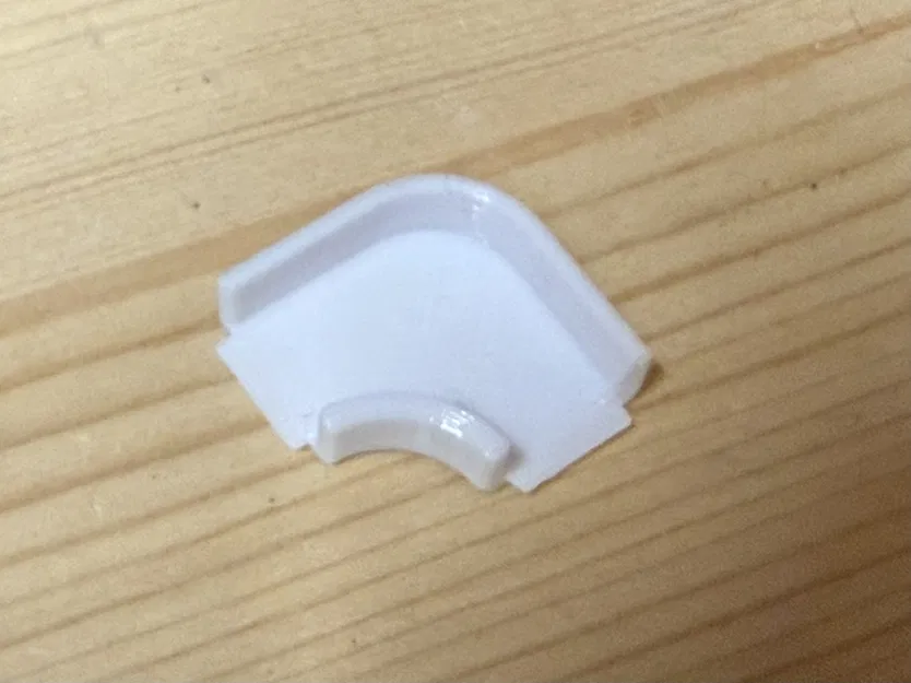 Miếng góc máng đi dây (Cable duct) 13x7mm - Image 1