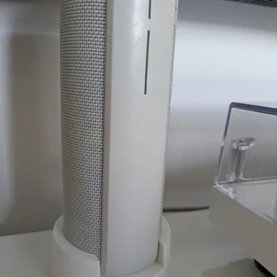 Chân đế UE Boom 2 có cổng AUX