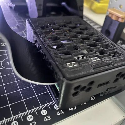 Case Raspberry Pi 5 - Khe GPIO & Sẵn sàng cho Breadboard