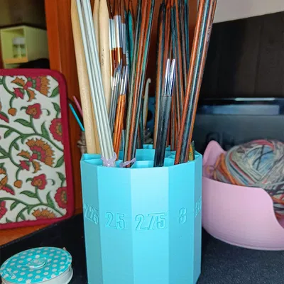 Khay xoay sắp xếp kim đan (Rotating knitting needle organizer)