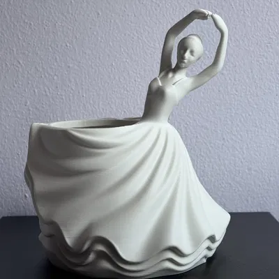 Ống đựng bút Ballerina – Tượng trang trí bàn làm việc thanh lịch