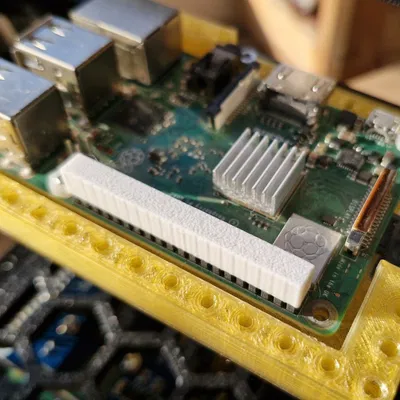 Miếng bảo vệ Pin Header (ví dụ cho Raspberry Pi)