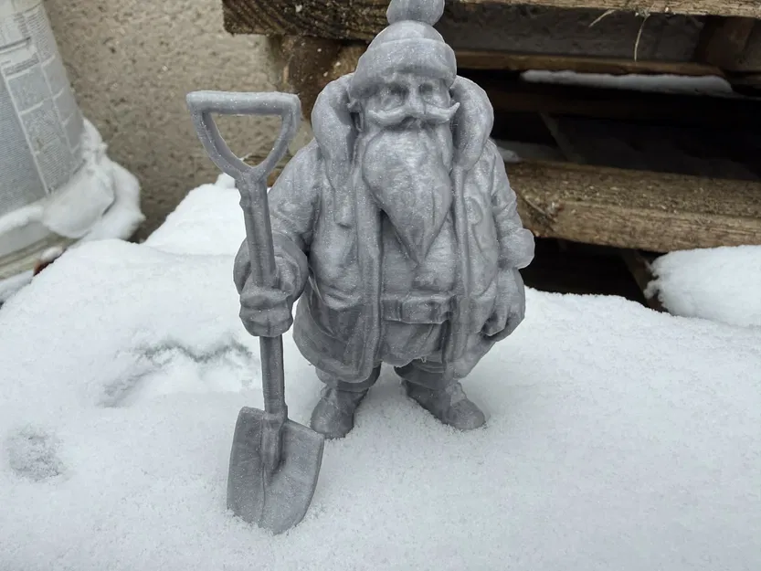 Ông già Noel cầm xẻng xúc tuyết - Image 1