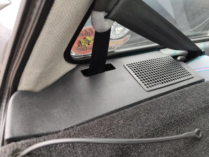 Ốp che dây đai 3 điểm Polo 86C Steilheck (Abdeckung Dreipunktgurt) - Image 2