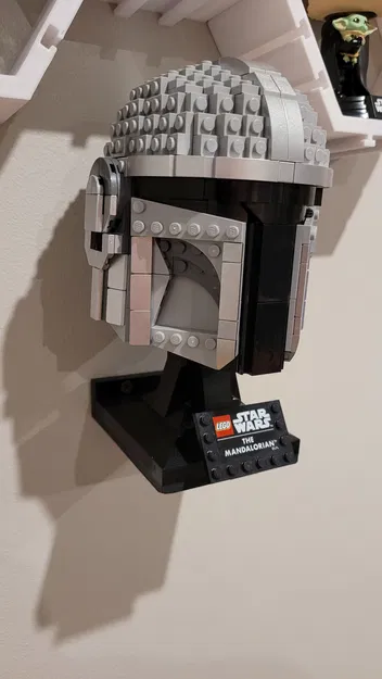Giá treo tường Lego Mandalorian Helmet (Wall Mount) - Image 1