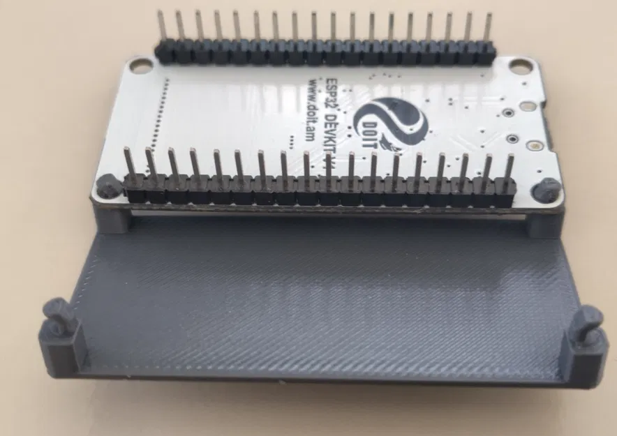 Giá đỡ ESP32 tối giản không cần dụng cụ cho prototype - Image 2