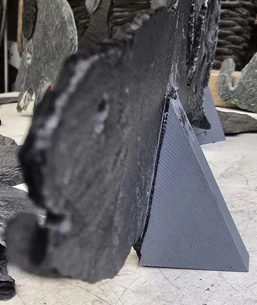 Kệ kê dạng nêm cho đồ thủ công - Image 1