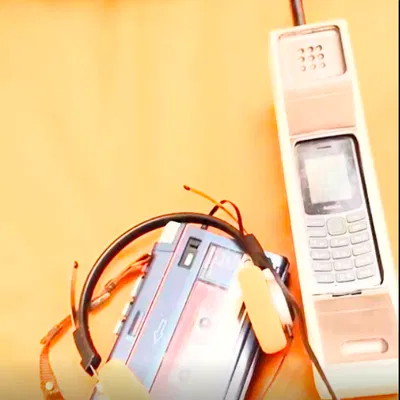 Ốp Nokia 106 2023 lấy cảm hứng từ Motorola DynaTAC 8000x