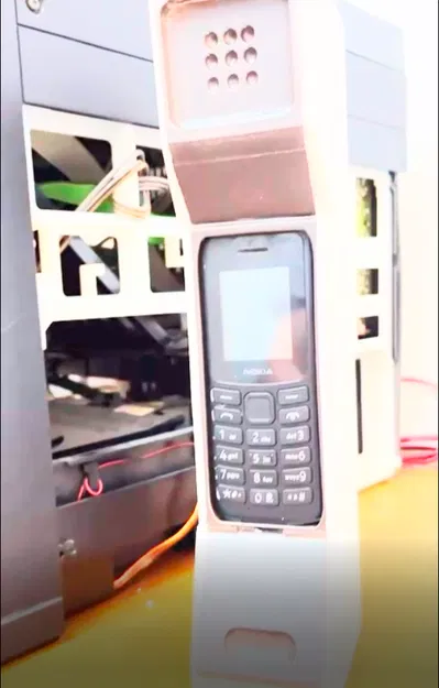 Ốp Nokia 106 2023 lấy cảm hứng từ Motorola DynaTAC 8000x - Image 3