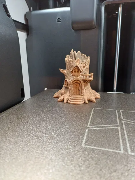 Nhà Fantasy Trong Gốc Cây (Fantasy Tree Stump House) - Image 2