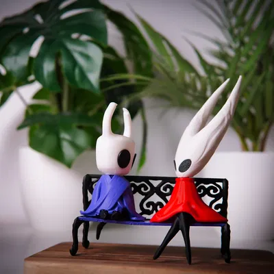 Hornet ngồi trên ghế băng