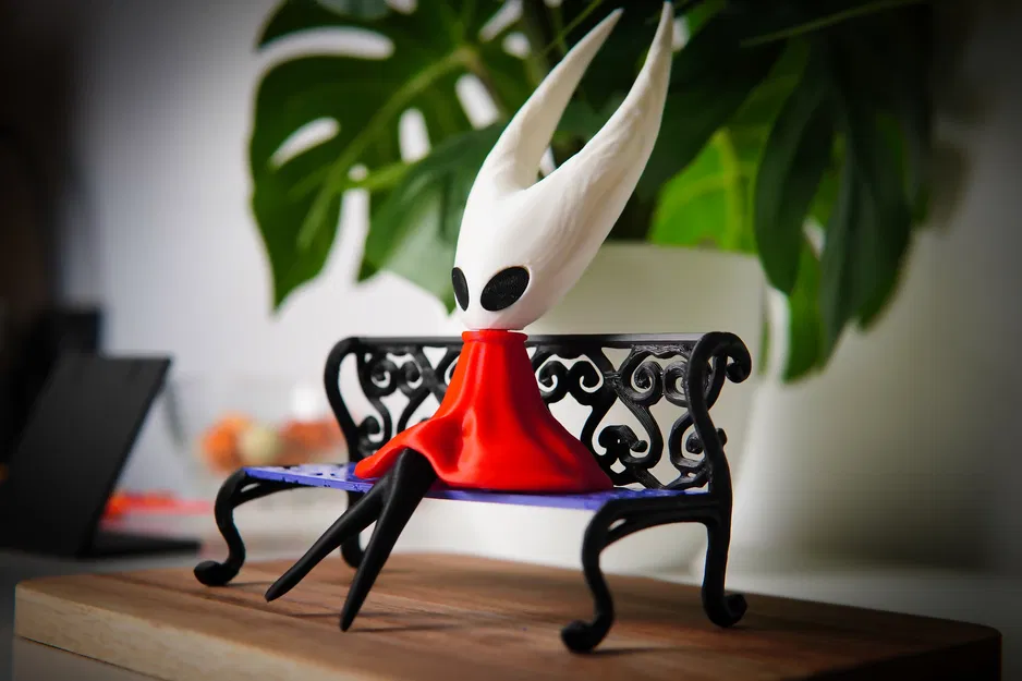 Hornet ngồi trên ghế băng - Image 5