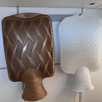 Móc treo bình nước nóng Fashy (Fashy Bettflaschen Halter Bedbottle hook)