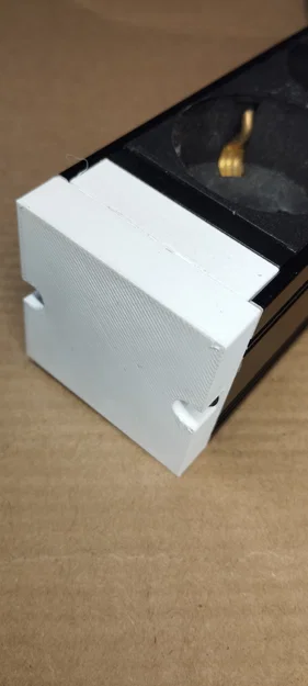 Nắp chụp đầu (end cap) Adam Hall 87471 cho power strip - Image 1