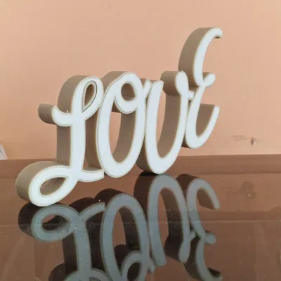 Chữ "LOVE" (inscription)