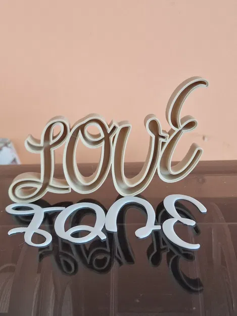 Chữ "LOVE" (inscription) - Image 2